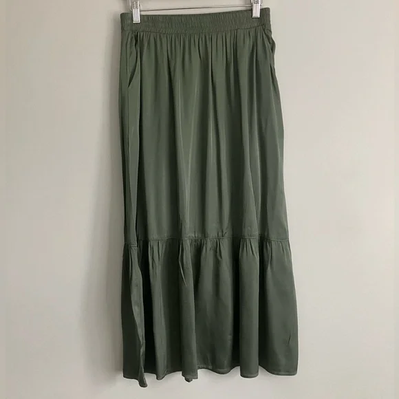 NATION LA Olive Green Viscose Tiered Midi Skirt Size M NWT - Picture 1 of 13